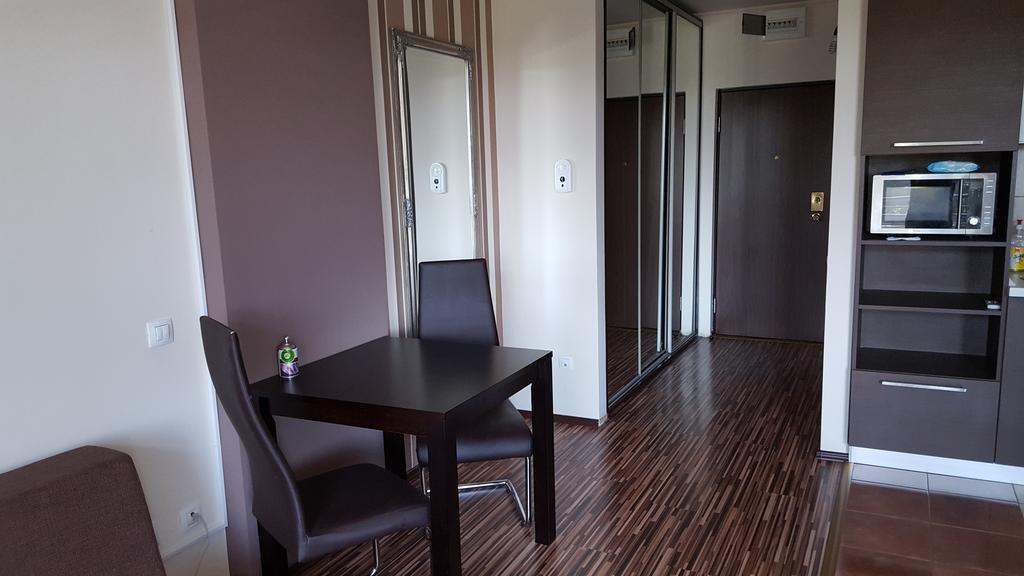 Sunlight Studio Apartment Орадя Экстерьер фото